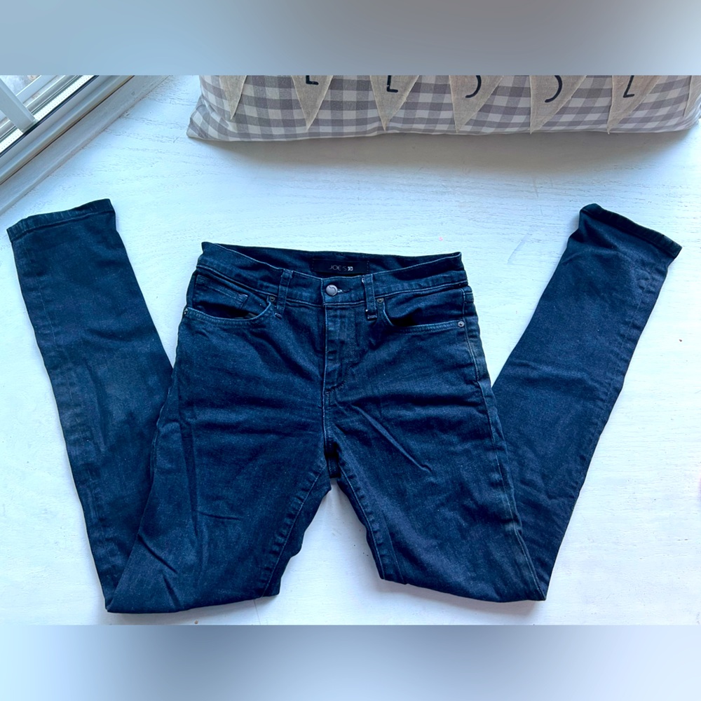 Joe’s Gidean Slim feat dark wash jeans